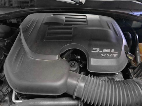 Used 2018 Chrysler 300 Touring w/ Sport Appearance Package RWD image 18