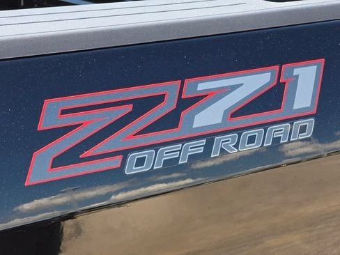 Used 2022 Chevrolet Colorado Z71 w/ Safety Package AWD/4WD image 22