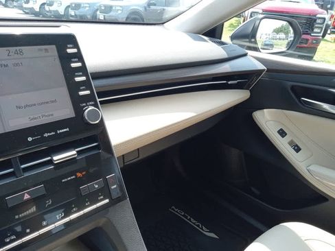 Used 2021 Toyota Avalon XLE FWD image 23