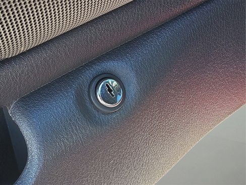 Used 2002 Ford Thunderbird image 9