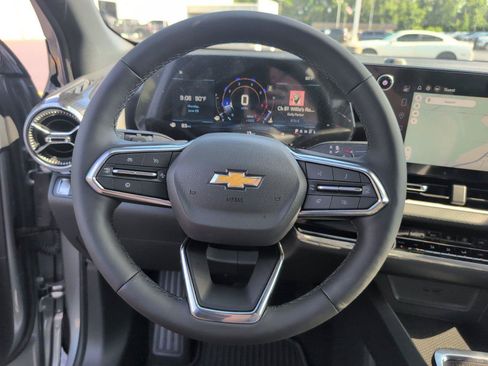 New 2026 Chevrolet Equinox LT w/ Convenience Package II FWD image 28