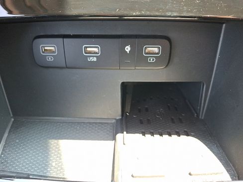 Used 2024 Kia Carnival SX Prestige FWD image 26