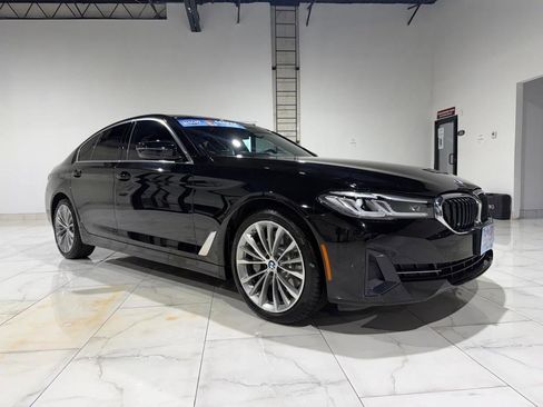 Used 2023 BMW 530i w/ Convenience Package image 3