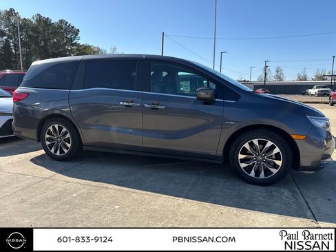 Used 2024 Honda Odyssey EX-L image 3