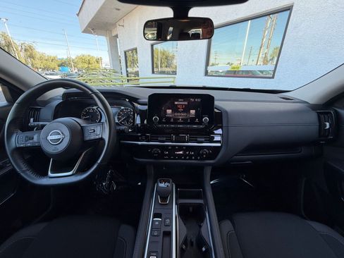 Used 2025 Nissan Pathfinder SV image 35