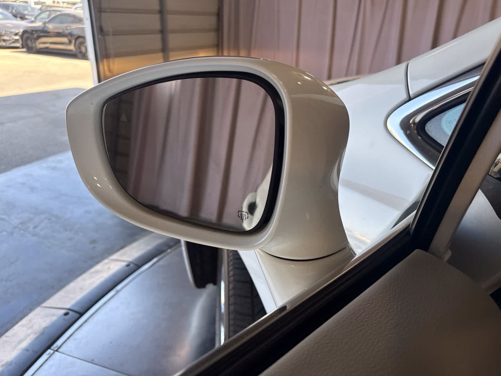 Used 2018 Chrysler Pacifica Limited w/ Advanced Safetytec Group FWD image 21