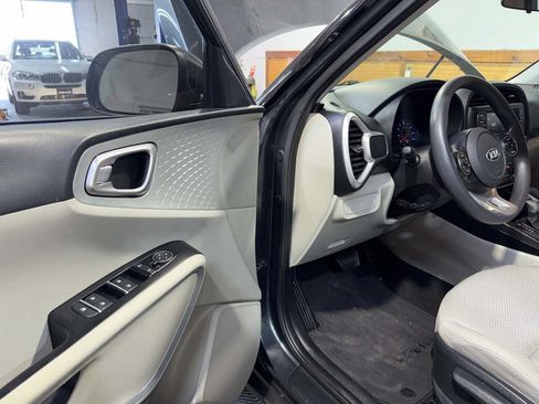 Used 2020 Kia Soul LX FWD image 15