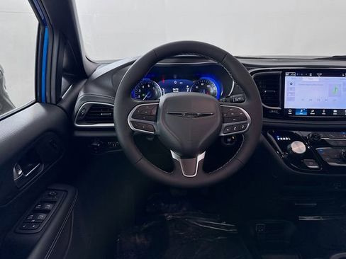New 2026 Chrysler Pacifica Select image 20