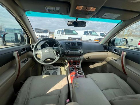Used 2010 Toyota Highlander Limited image 14