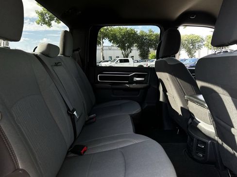 Used 2024 RAM 2500 Big Horn AWD/4WD image 32