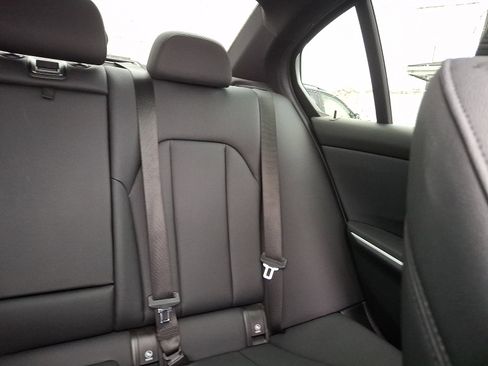 Used 2020 BMW 330i xDrive Sedan w/ Convenience Package image 16