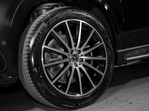 New 2026 Mercedes-Benz GLS 580 4MATIC image 34