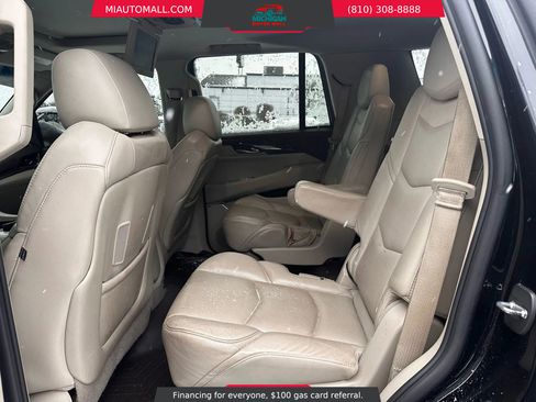 Used 2016 Cadillac Escalade Luxury image 21