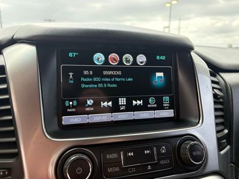 Used 2018 Chevrolet Suburban LT RWD image 16