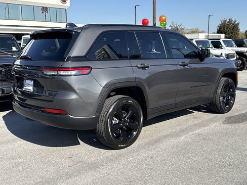 New 2025 Jeep Grand Cherokee Altitude AWD/4WD image 5