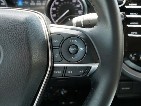 Used 2018 Toyota Camry XLE FWD image 31