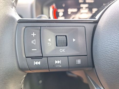 Used 2024 Nissan Rogue SL w/ SL Premium Package image 13