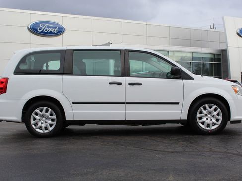 Used 2016 Dodge Grand Caravan American Value Package image 8