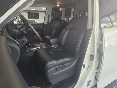 Used 2017 INFINITI QX80 2WD w/ Driver Assistance Package image 9