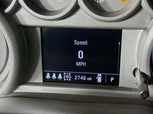 Used 2025 Chevrolet Silverado 1500 Custom image 2