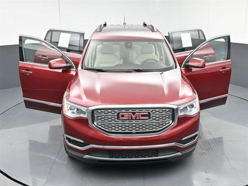 Used 2018 GMC Acadia Denali w/ Technology Package AWD/4WD image 39