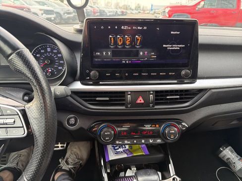 Used 2022 Kia Forte GT-Line FWD image 9