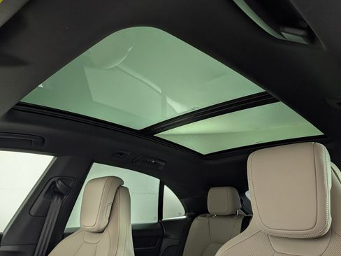 Certified 2025 Porsche Macan 4S Electric image 30