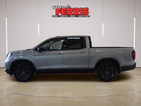 Used 2023 Honda Ridgeline Sport image 2