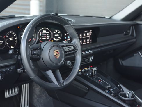Certified 2022 Porsche 911 Targa 4 GTS AWD/4WD image 4