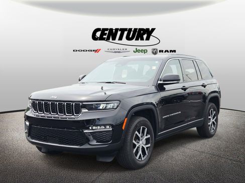 Used 2025 Jeep Grand Cherokee Limited AWD/4WD image 8