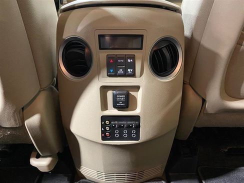 Used 2015 Honda Pilot Touring image 12