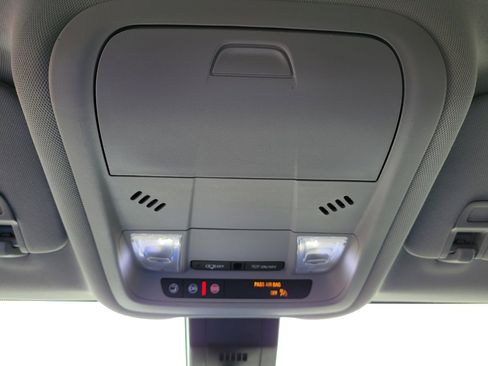 Used 2020 GMC Terrain SLE w/ Driver Convenience Package FWD image 29