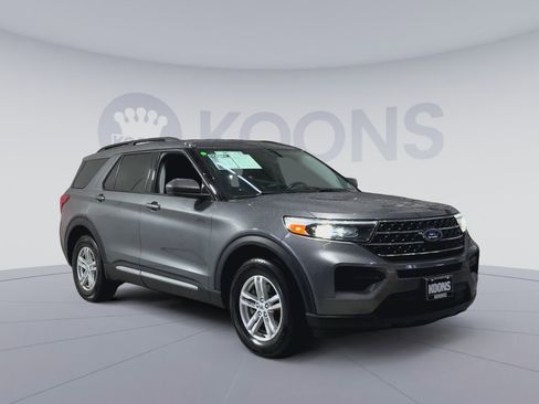 Used 2021 Ford Explorer XLT image 5