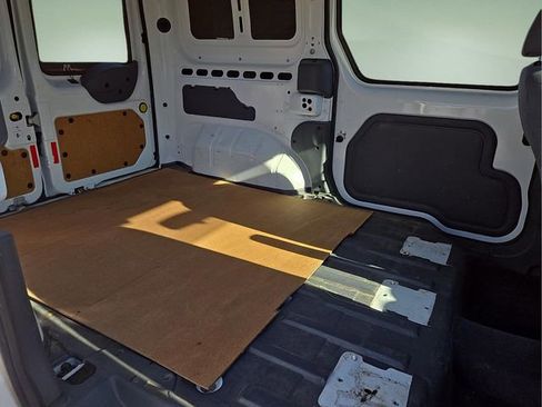 Used 2011 Ford Transit Connect XLT image 12