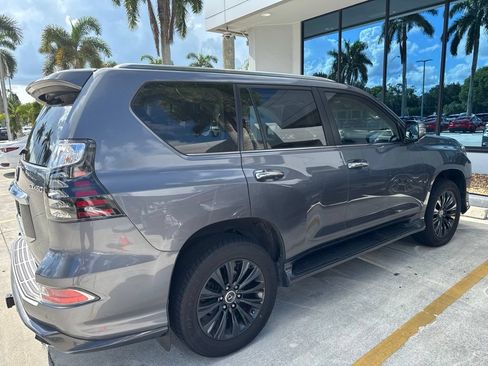 Used 2023 Lexus GX 460 Premium w/ Accessory Package AWD/4WD image 4