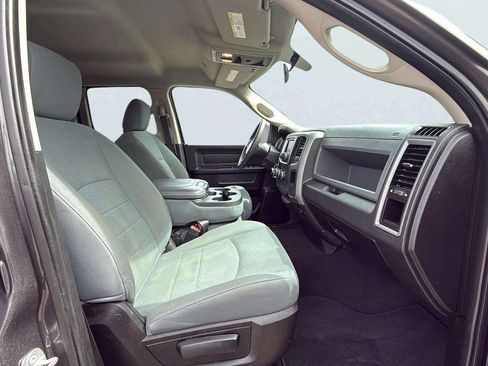 Used 2019 RAM 1500 Express w/ Express Value Package AWD/4WD image 17