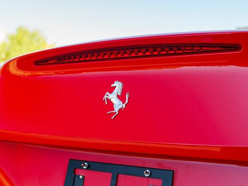 Used 2015 Ferrari California T RWD image 63