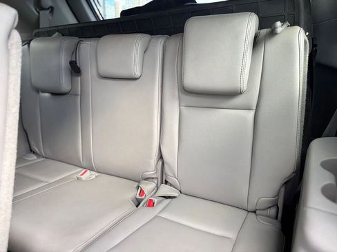 Used 2017 Toyota Highlander XLE image 13