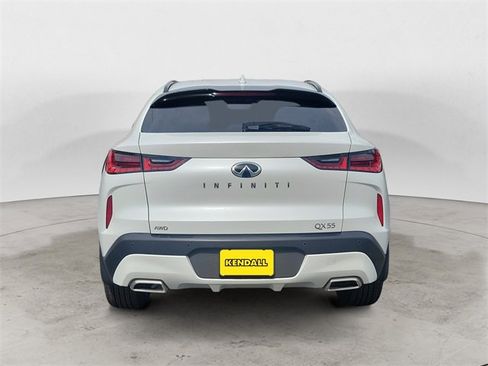 New 2025 INFINITI QX55 Essential image 4