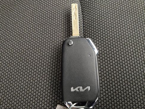 Used 2024 Kia Forte LXS image 32