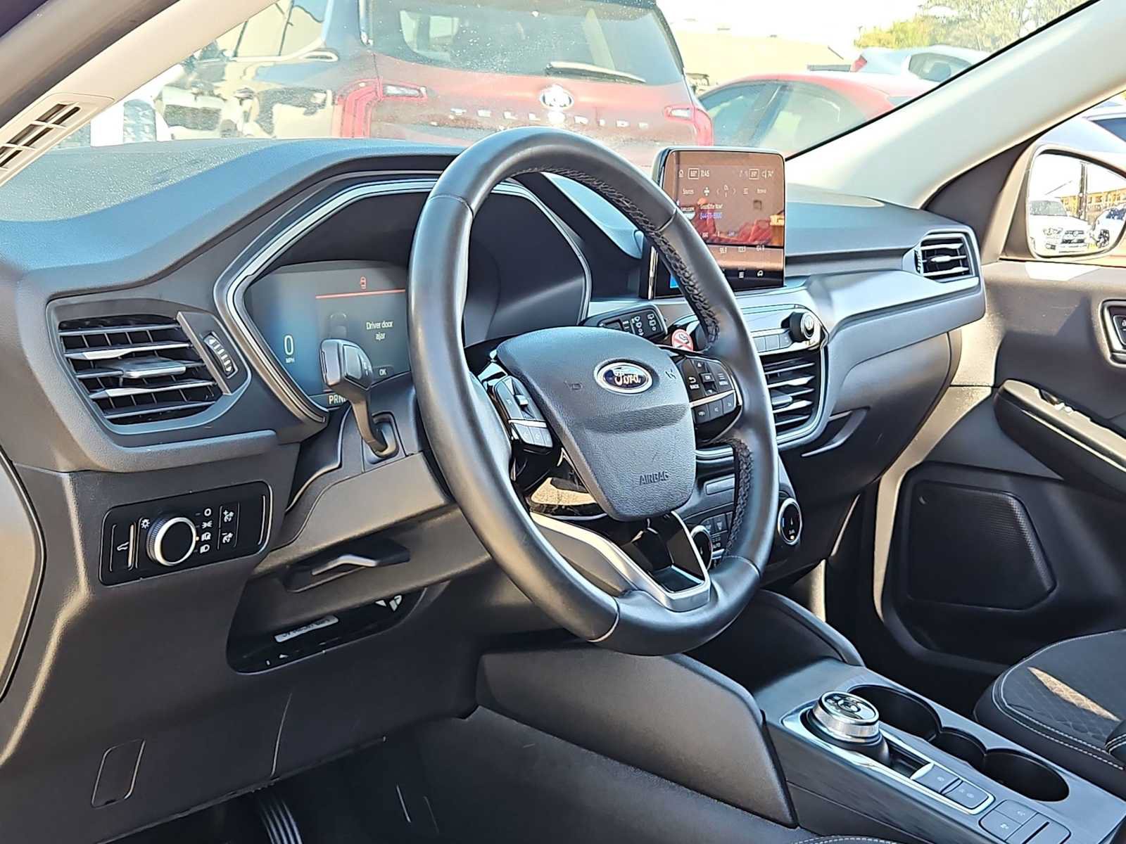 Used 2024 Ford Escape Active AWD/4WD image 2