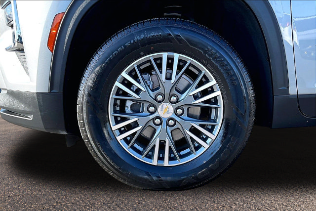 Used 2025 Chevrolet Traverse LT FWD image 32