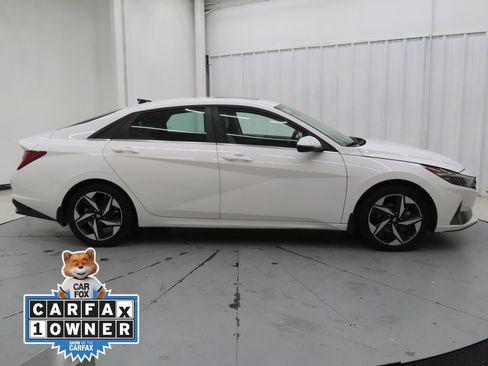 Used 2023 Hyundai Elantra Limited FWD image 2