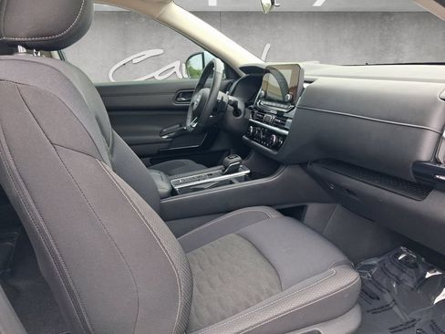 Certified 2025 Nissan Pathfinder SV FWD image 24