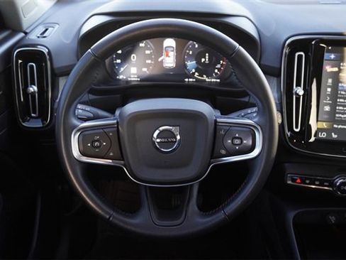 Used 2021 Volvo XC40 T5 Inscription w/ Advanced Package image 17