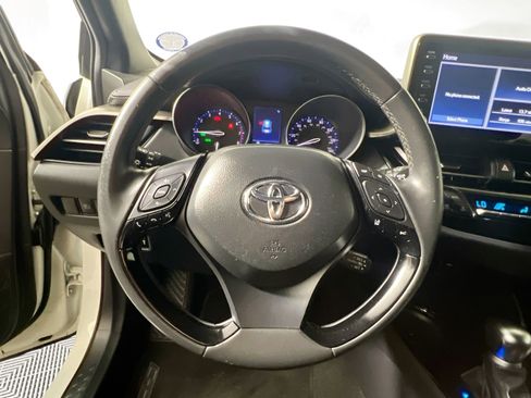 Used 2019 Toyota C-HR XLE image 17