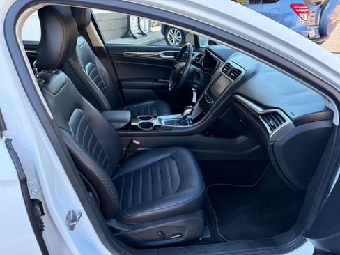 Used 2013 Ford Fusion SE image 24