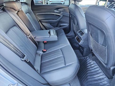 Used 2023 Audi e-tron Premium Plus w/ Premium Plus Package image 6