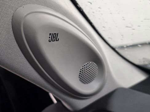 Used 2022 Toyota Highlander Limited image 9