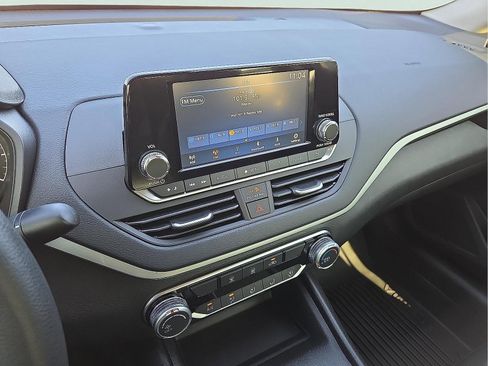 Used 2024 Nissan Altima 2.5 S image 15